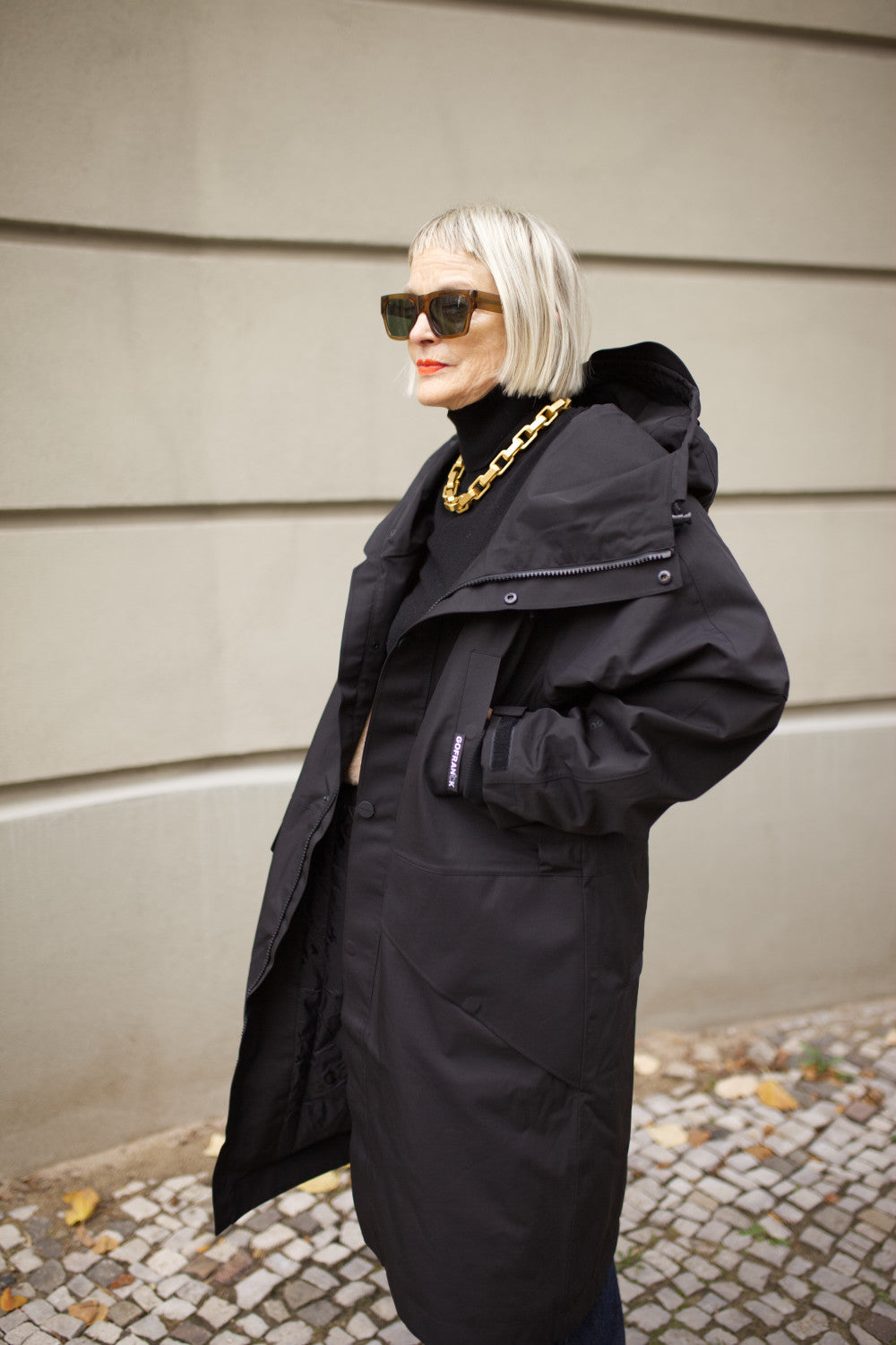 Black is Back: Der zeitlose Trend