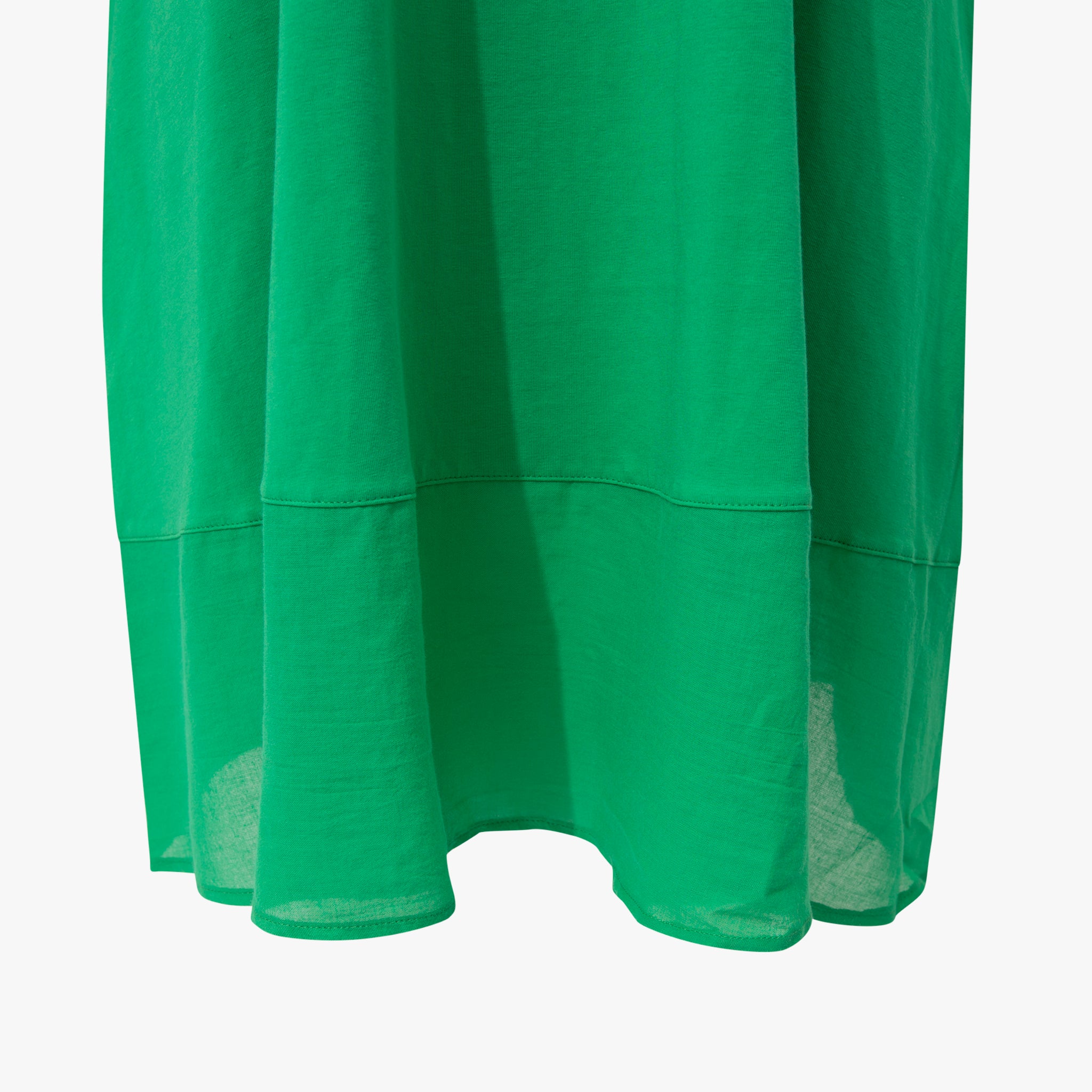 Jerseykleid ausgestellt | gras