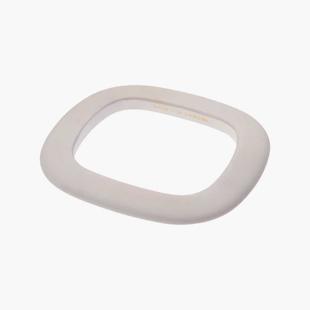 Armreif quadratisch geformt | grau