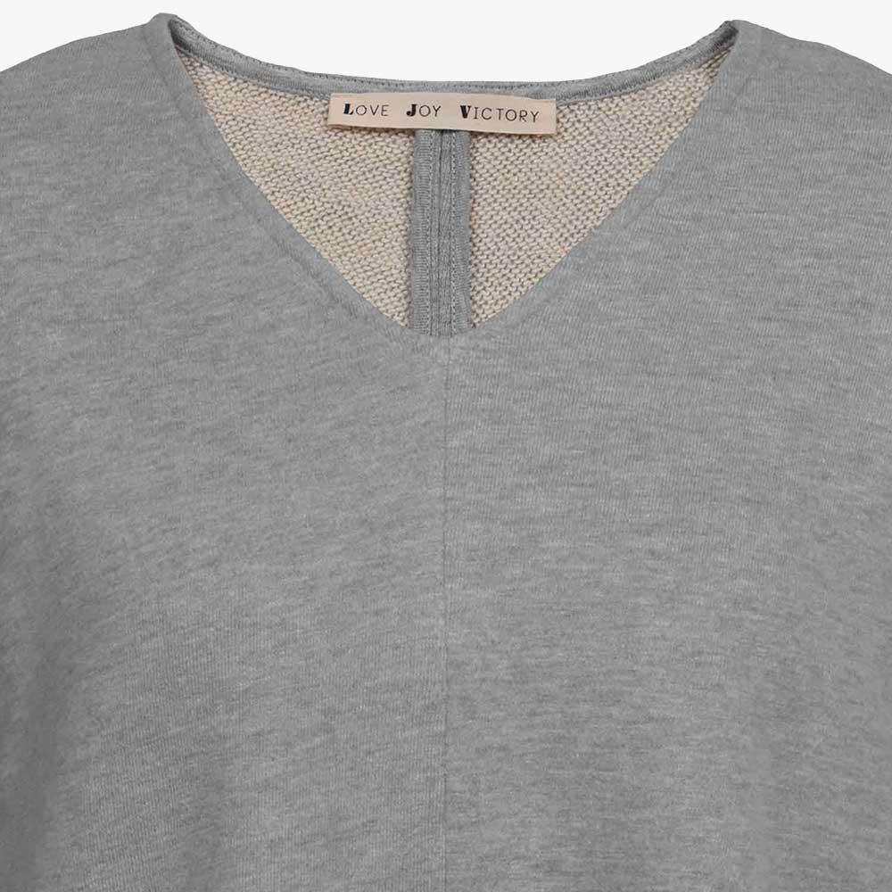 V-Neck Sweater, Ausschnitt | graumelange